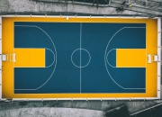 PG游戏APP-赛道与球场，F1街道赛焦点战与�1鹕鏖战独行侠的双重奏